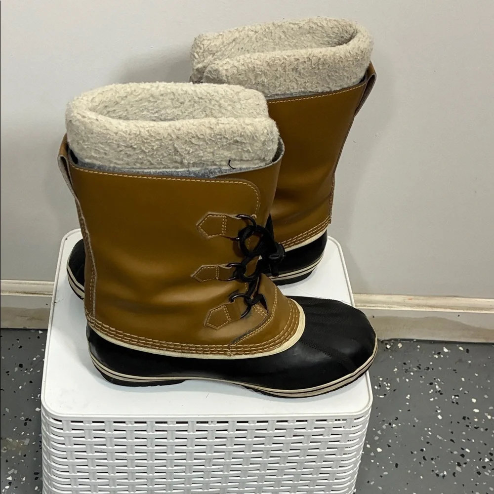 Sorel Tan and Black Insulated Boots